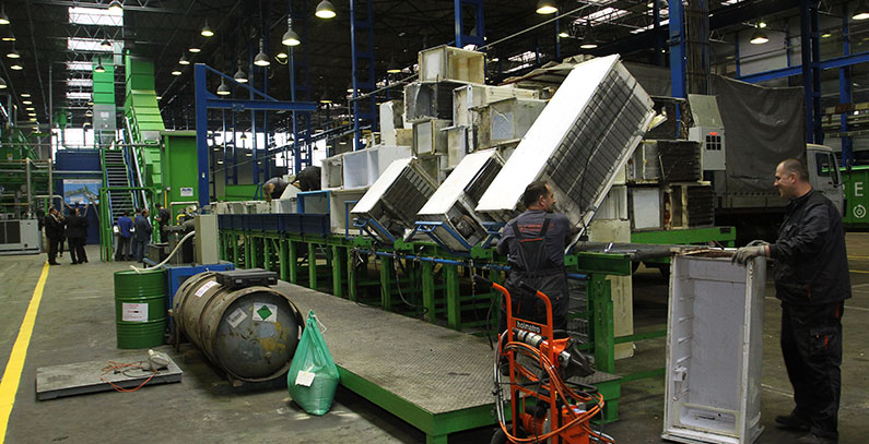 Postrojenje-za-reciklazu-frizidera-u-kompaniji-E-reciklaza-web1