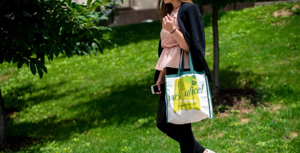 Sat-za-nasu-planetu-svetla-delhaize