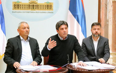 Skupstina-Srbije-inicijativa-za-zastitu-pijacih-voda-Ustav-Srbije