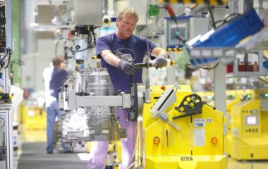 ZF-nastavlja-da-zaposljava-elektricna-vozila-Pancevo