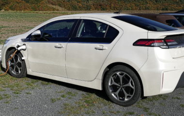 Srbija subvencionise elektricna, hibridna vozila