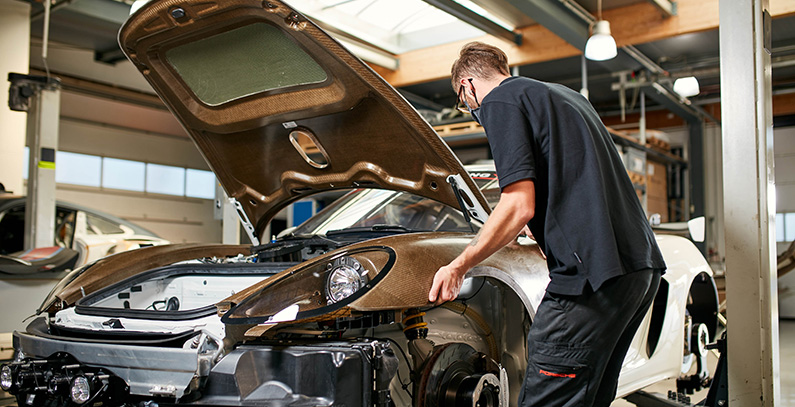 Porsche-718-Sportclub-MR-delovi-od-prirodnih-vlakana