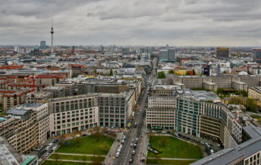 Nove zgrade Berlinu 2023 krovne solarne sisteme