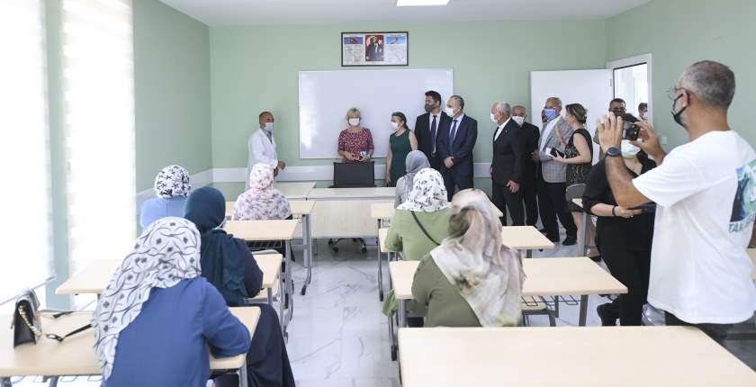 Obuka sirijskih izbeglica za instaliranje i odrzavanje solarnih elektrana i vetroparkova