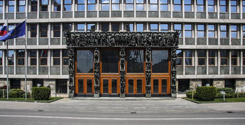 Slovenija Zakon o snabdevanju elektricnom energijom s dve godine zakasnjenja