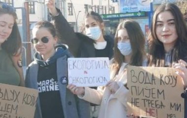 Cacanski srednjoskolci protest Rio Tinta pritiscima