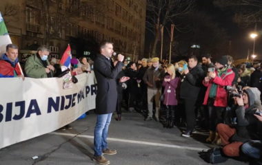 Demonstranti ce kampovati Predsednistva zabrane za litijum i bor