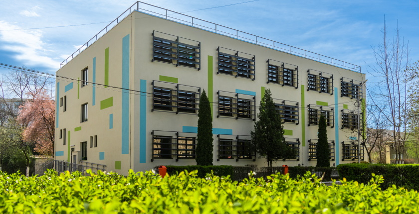 Resenje za energetsku krizu kako je skola u Rumuniji smanjila potrosnju energije 60 odsto i postala prozjumer