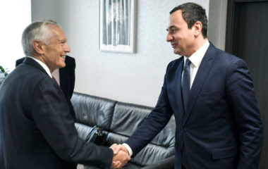 wesley-clark-kurti-solar-kosovo