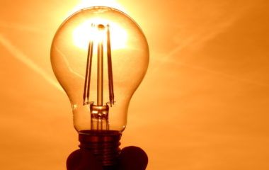 ceka nas vrelo leto sa cestim nestasicama struje - Bloomberg