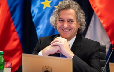 Slovenija zamrzava cene struje gigavat solara snabdeva domacinstva