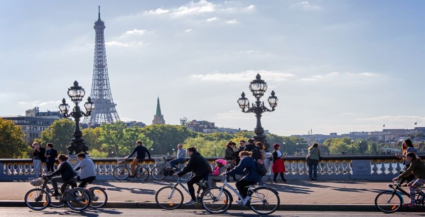 Francuska daje građanima do četiri hiljade evra da auto zamene biciklom