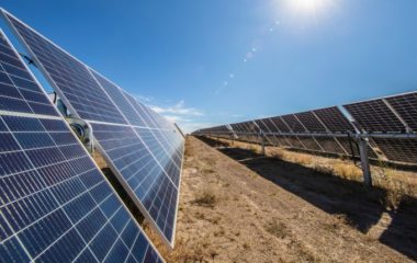 EU novim solarnim elektranama 2022 nadomestila 102 tankera LNG