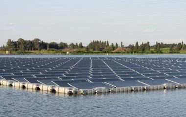 Plutajuci fotonaposnski sistemi sprecavaju isparavanje vode