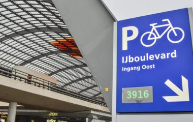 Podvodna garaza za bicikle u Amsterdamu