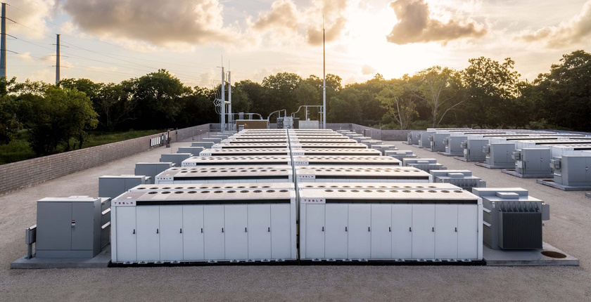 Tesla otvara novu fabriku za proizvodnju Megapack baterija u Šangaju