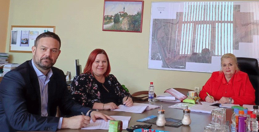 IE-podpis-ESCO-projekta-v-Srbiji-z-občino-Čoka_1