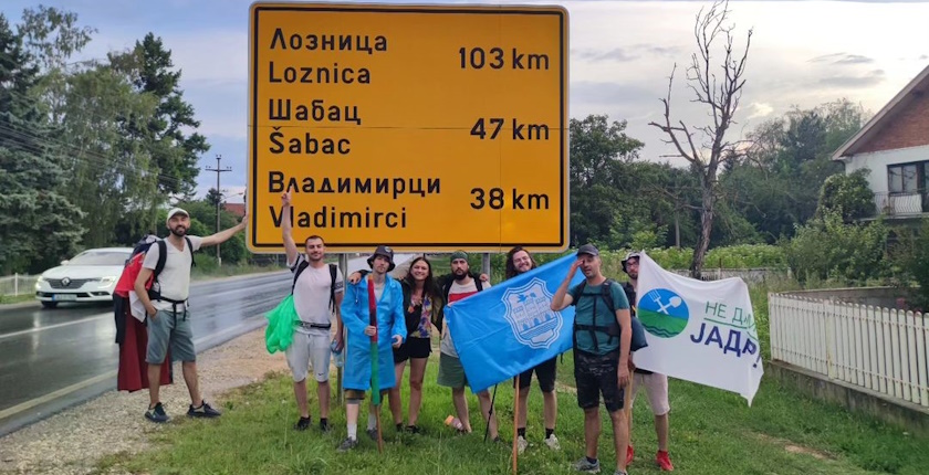 Mladi aktivisti pesace od Beograda na protest protiv Rio Tinta u Loznici