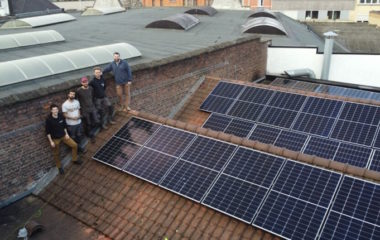 Energetska zadruga u Briselu omogucila obnovljivu elektricnu energiju organizaciji koja pomaze beskucnicima