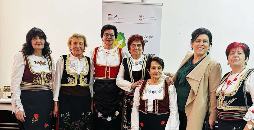 Foto: Članice udruženja gradjana "Sibirka" i članicama udruženja gradjana "Ariljke"