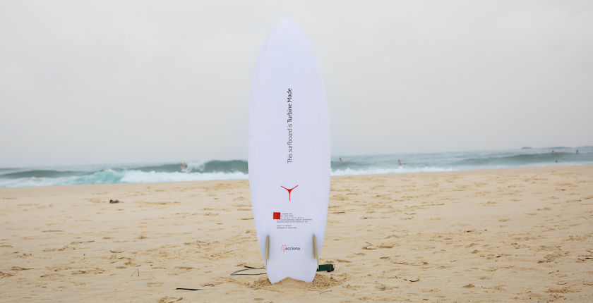 daska sa surfovanje napravljena od lopatice vetroturbine