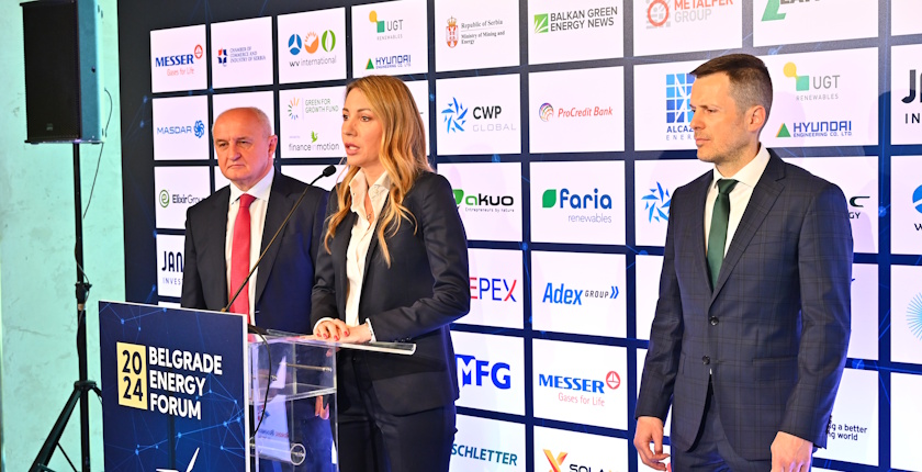 Ministri daju izjave za medije