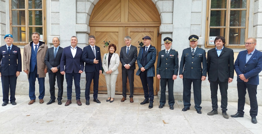 slovenija solar soncna vipava vojska kasarne mors seng dars