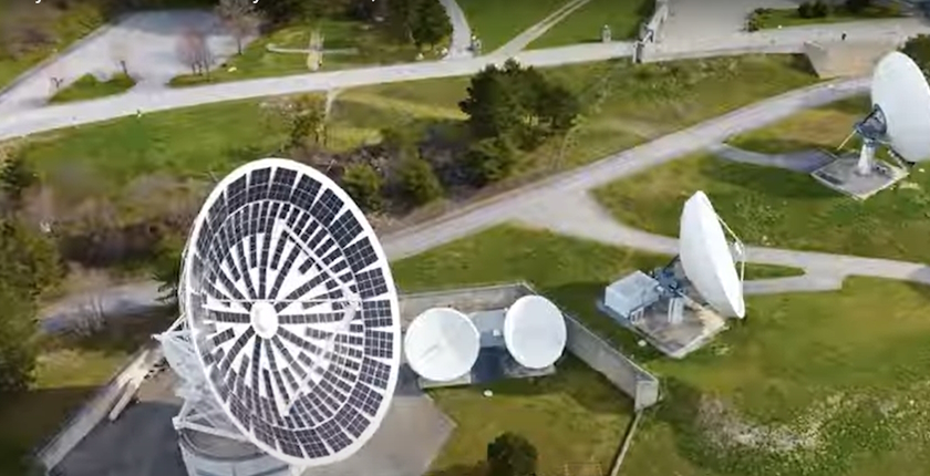 Dotrajale velike satelitske antene postale solarni tanjiri