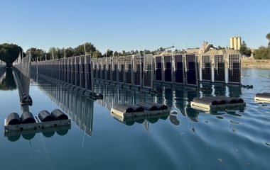 Pustena u rad prva plutajuca solarna elektrana sa uspravnim panelima