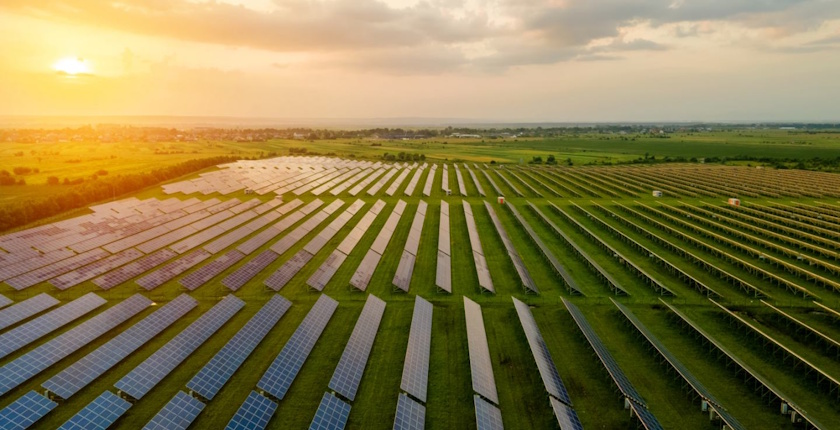 svet kina akcije zelena energija energetska tranzicija rat iran fosilna goriva