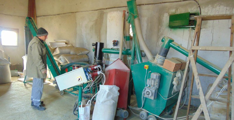 Macedonian villages experiment with straw pellet heating