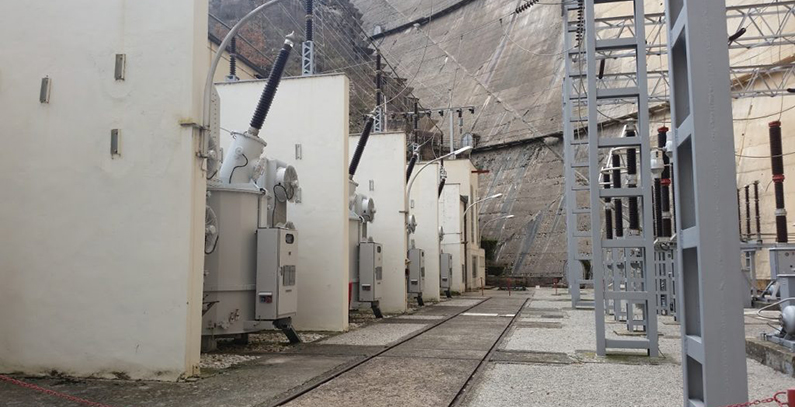 HPP Trebješnica (HET) rolling out generator, turbine refurbishment