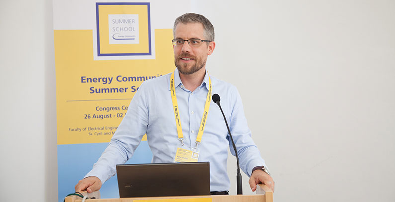 Stricter emission standards more effective in decarbonisation than ETS