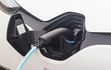 European Commissioner Bulc opens new electric car charging station in Skoplje