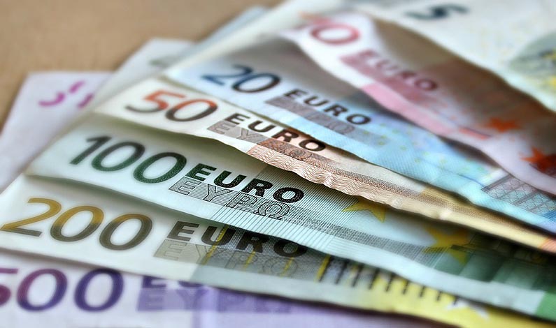 Investment in renewables in EU all but ceased last year
