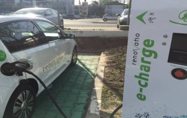 Network of fast charging stations for electric vehicles in Romania and Croatia