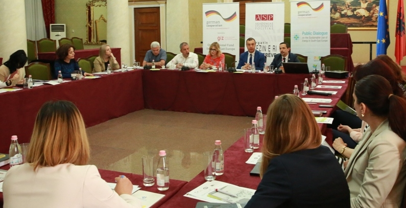 Albanian MPs, parliamentary staff trained on energy efficiency and climate