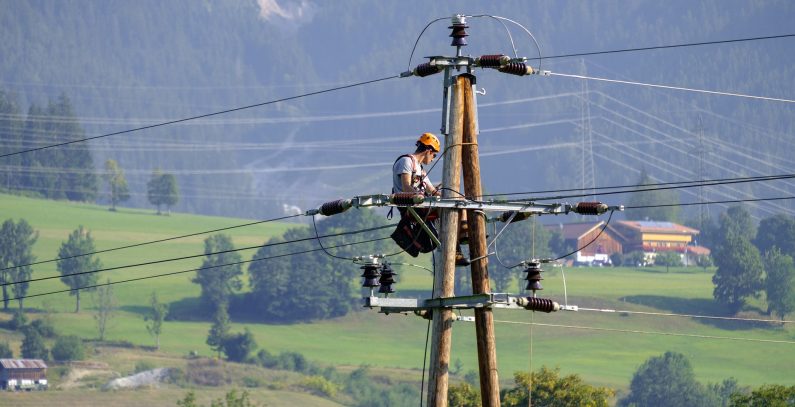 Bulgaria changes grid connection rules for new RES producers – CMS Sofia