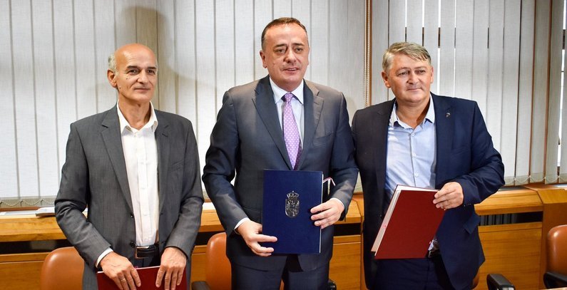 Contracts signed to finance switching two Serbian heating plants to biomass