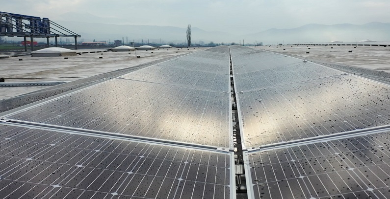 Metro Bulgaria solar roof