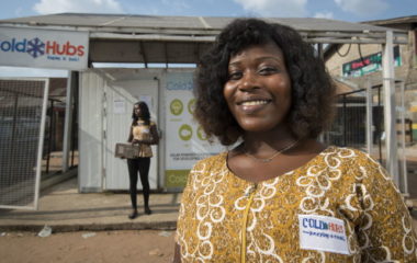 ColdHubs-farmers-cool-solar-power-clim@ main