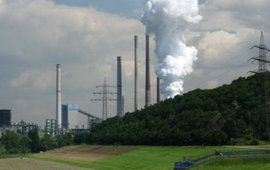 Electricity prices for companies are rising - how consumers can ease burden