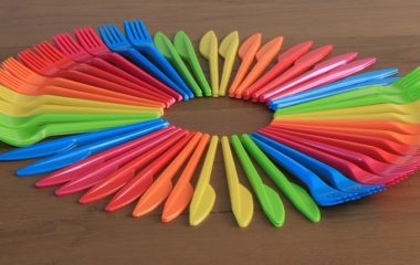 plastic-cutlery