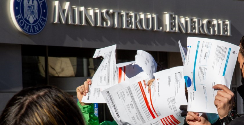 Activists in Romania protest against high energy bills demand more renewables