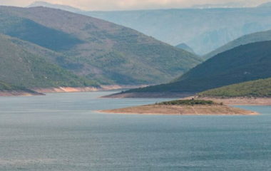 Montenegro demands water, electricity from BiH, Croatia produced in Bileća lake