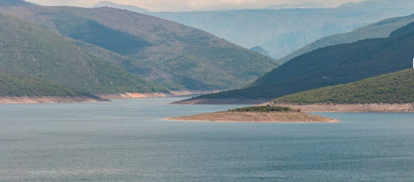 Montenegro demands water, electricity from BiH, Croatia produced in Bileća lake