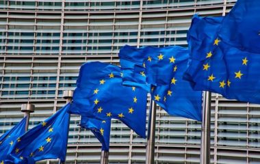 brussels-eu-shift-russian-fossil-fuels-renewables