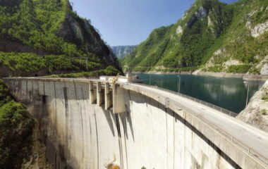 Government Montenegro pays EUR 15 million additional stake EPCG