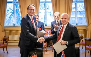 RWE Equinor plan hydrogen pipeline joint power plants Germany