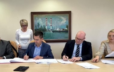 Serbia power heating utilities sign contract on heating pipeline tent obrenovac cogeneration
